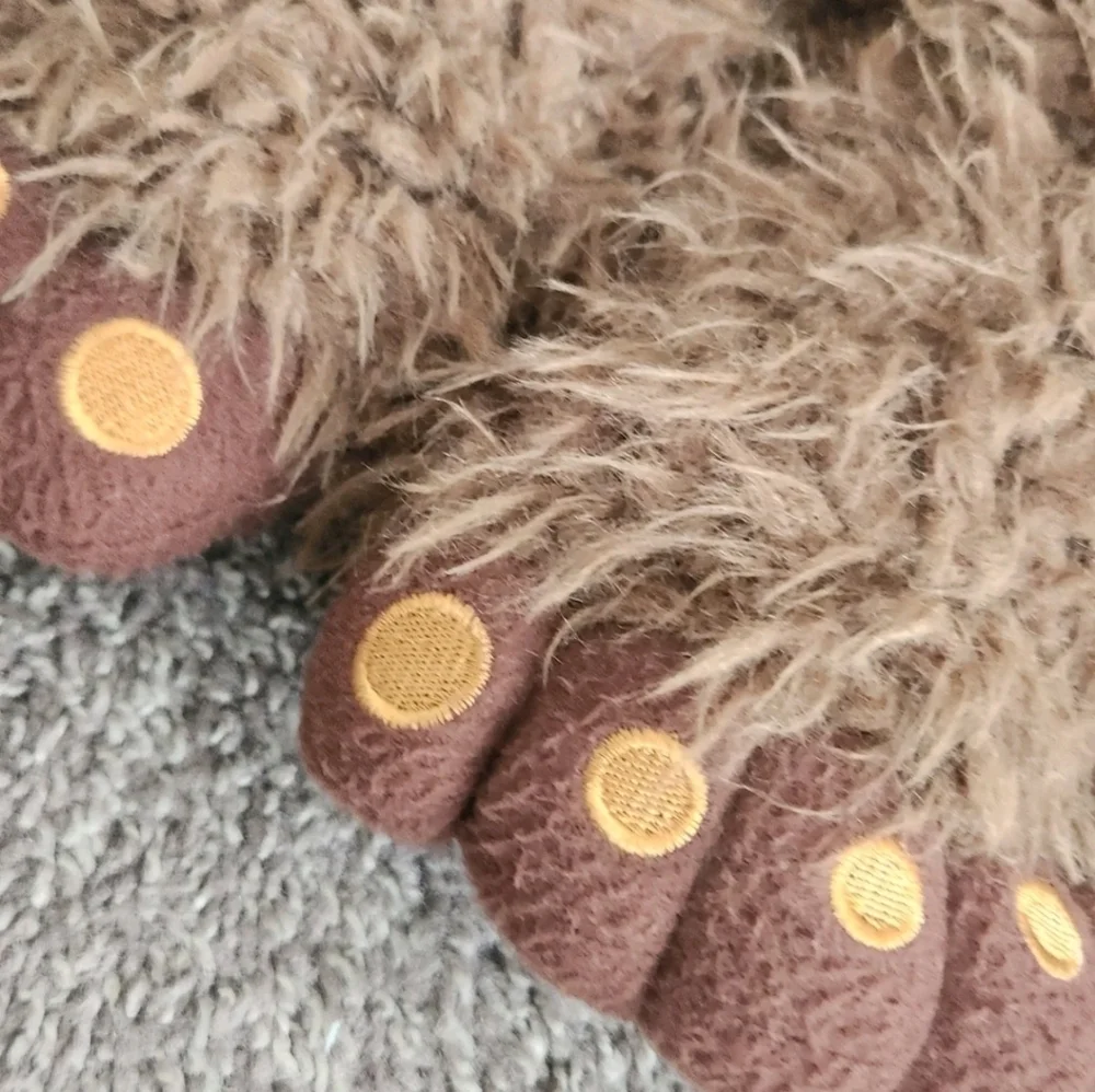 Kids Bigfoot Furry Monster Feet Brown Faux Fur Home Slippers Youth L 2-3